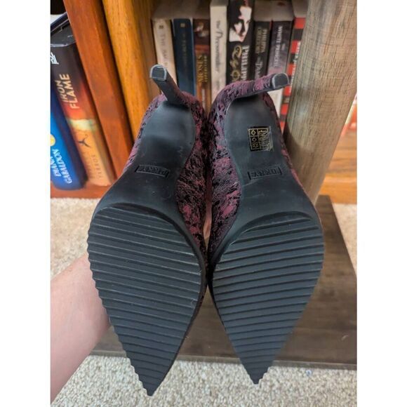 NWOB DKNY CARISA-HIGH POINTED TOE SLIP-ON PUMP WOMEN SHOES 7.5 BORDEAUX COLOR - Picture 5 of 7